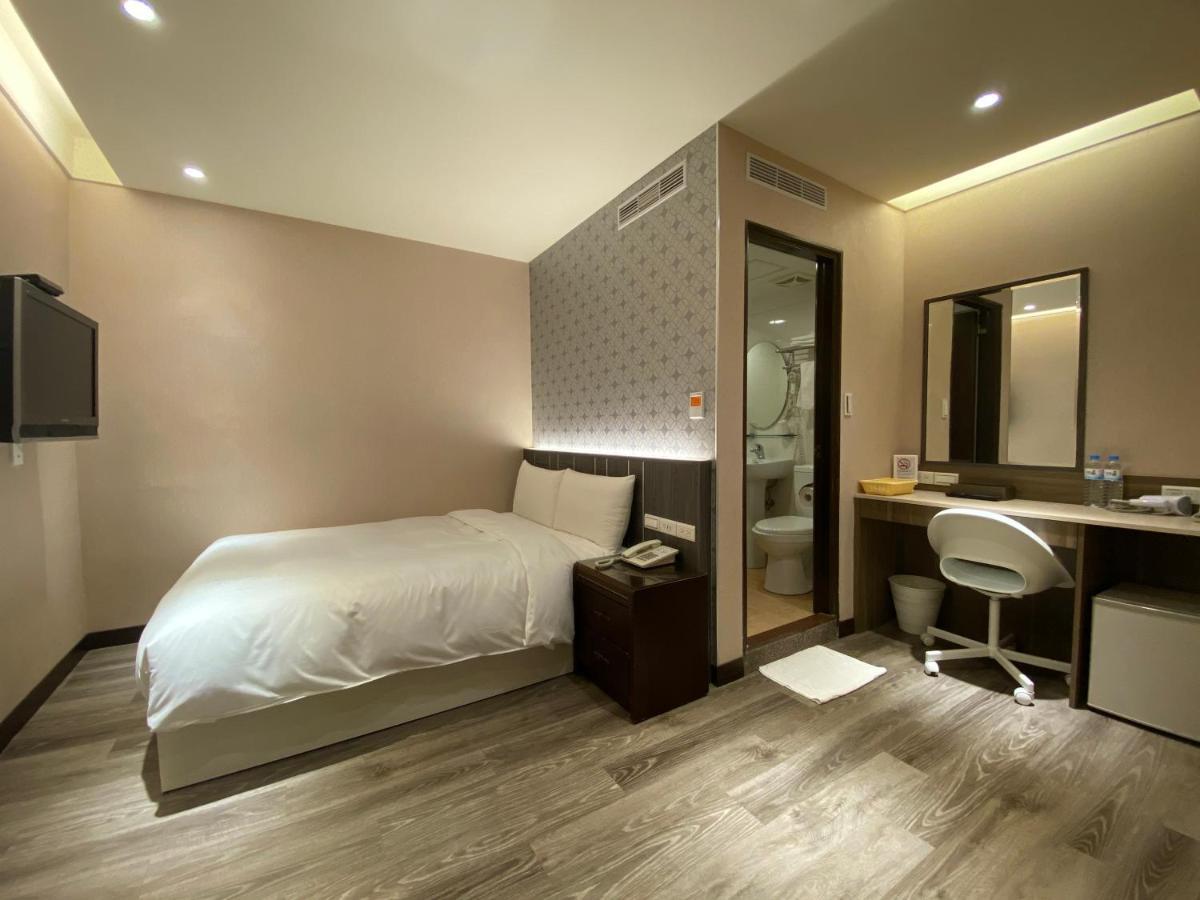 Chair Man Hotel Тайбэй Экстерьер фото