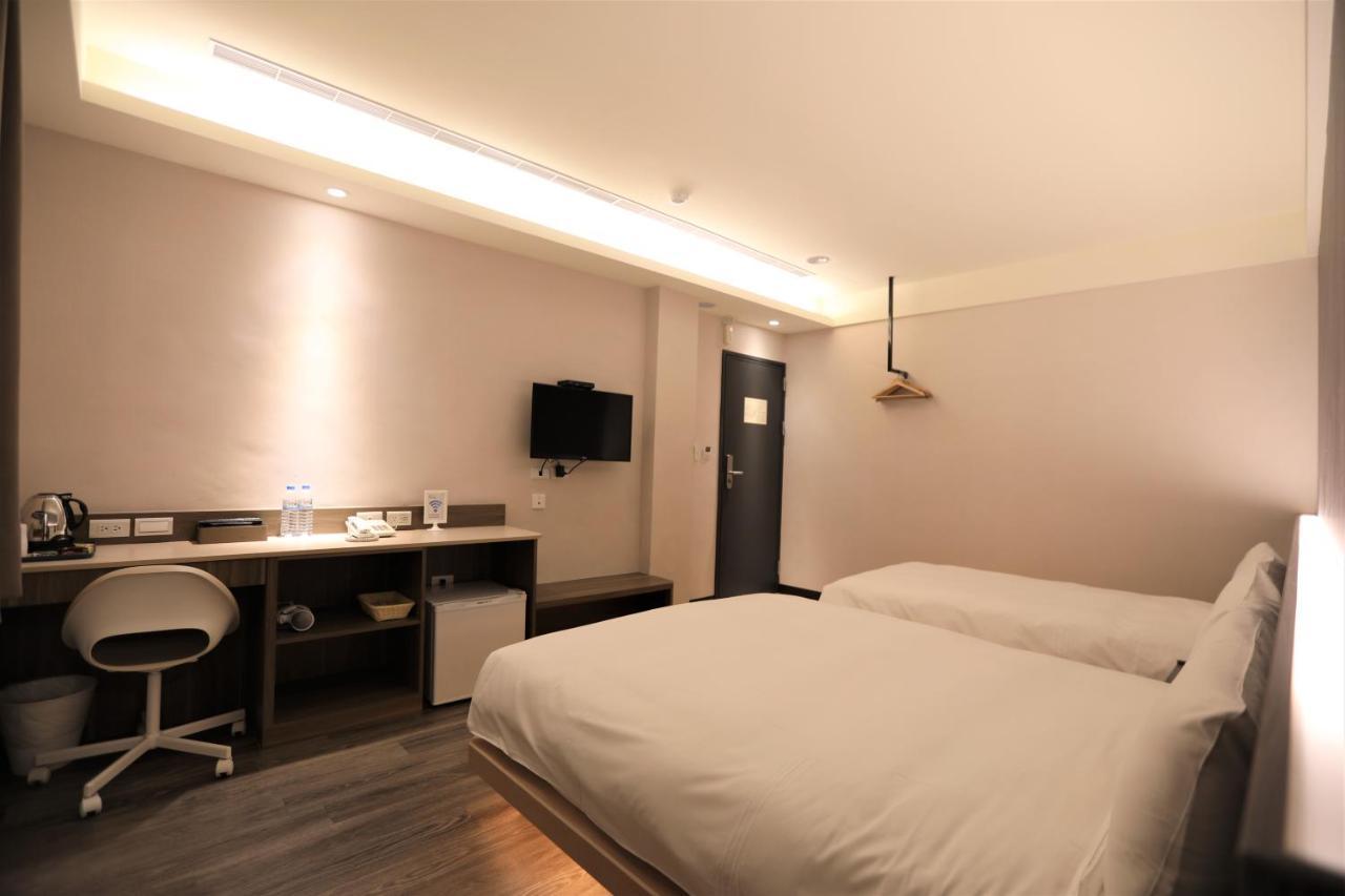 Chair Man Hotel Тайбэй Экстерьер фото