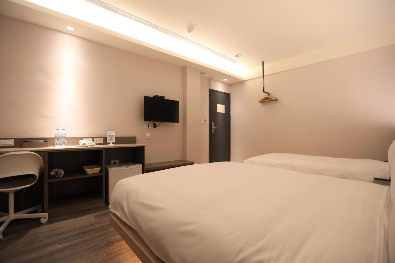 Chair Man Hotel Тайбэй Экстерьер фото