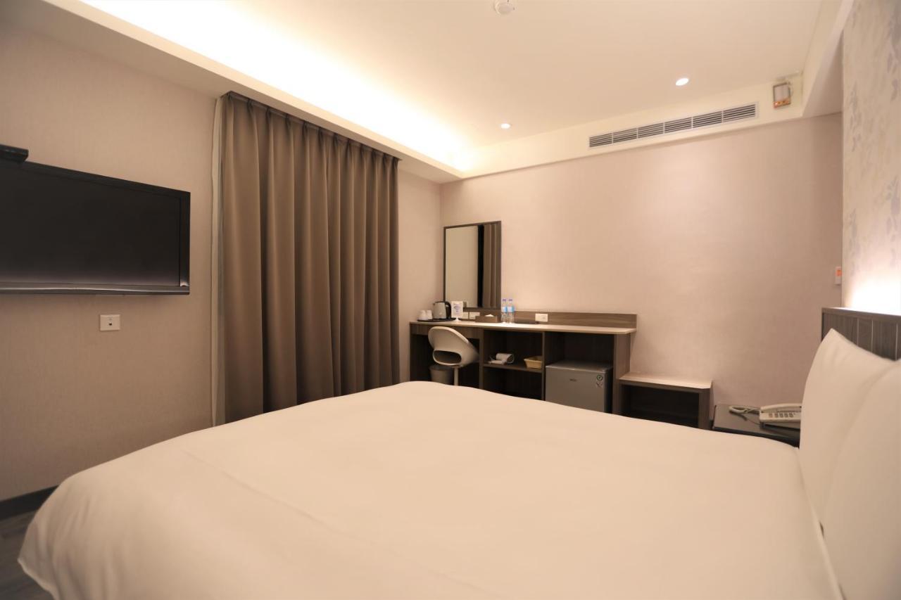 Chair Man Hotel Тайбэй Экстерьер фото