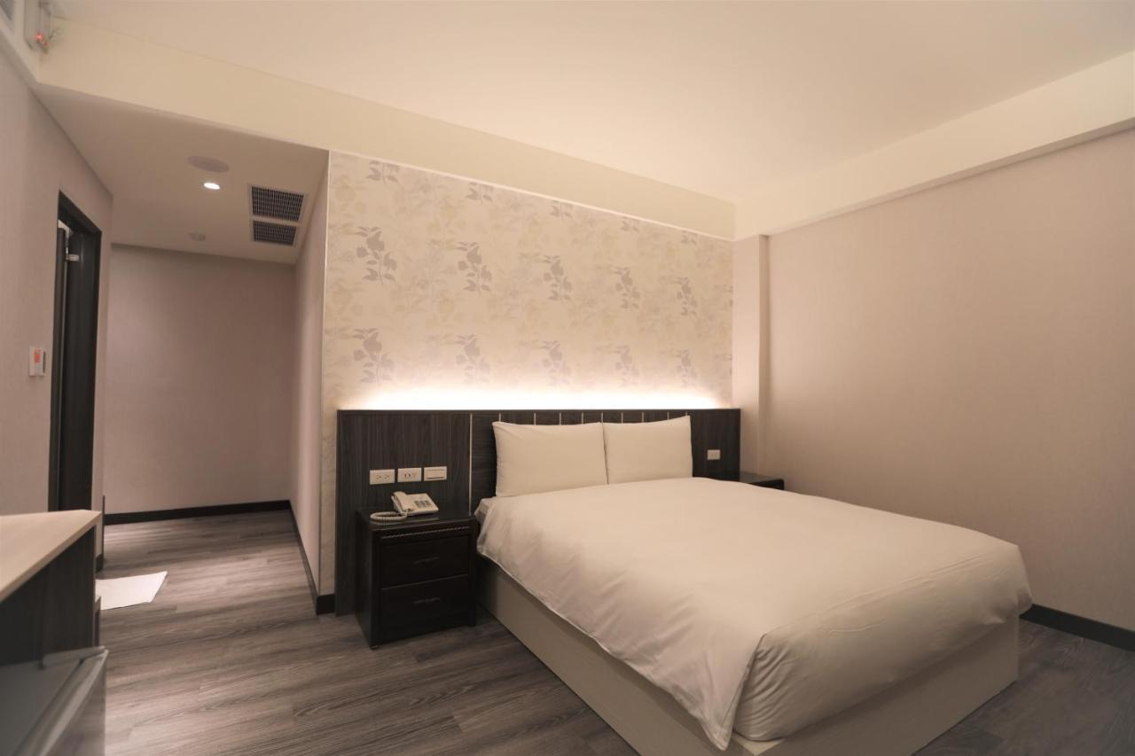 Chair Man Hotel Тайбэй Экстерьер фото