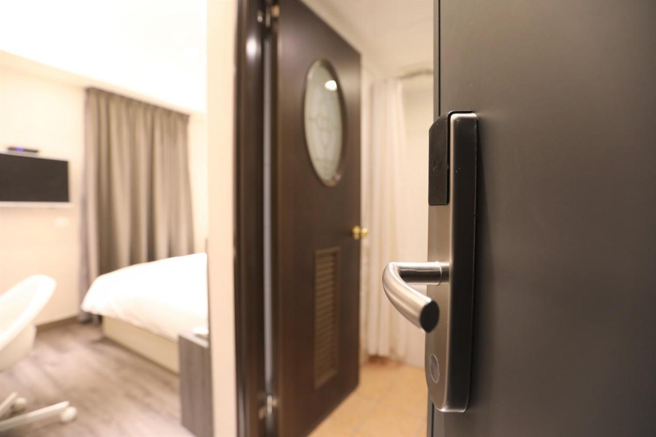 Chair Man Hotel Тайбэй Экстерьер фото